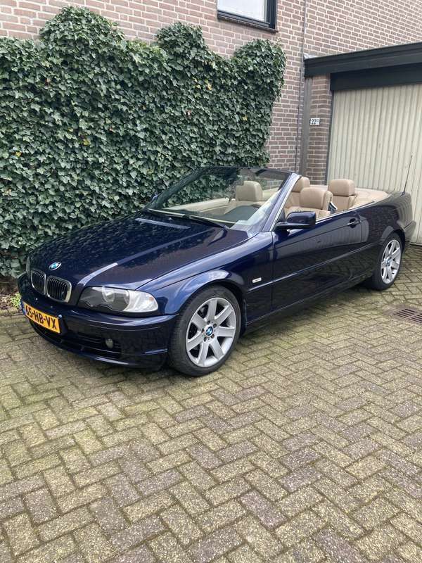 Blauw Gebruikt 2001 BMW 325 Cabriolet Cabriolet | € 8.200 (Eerlijke prijs) - Afbeelding 1/4
