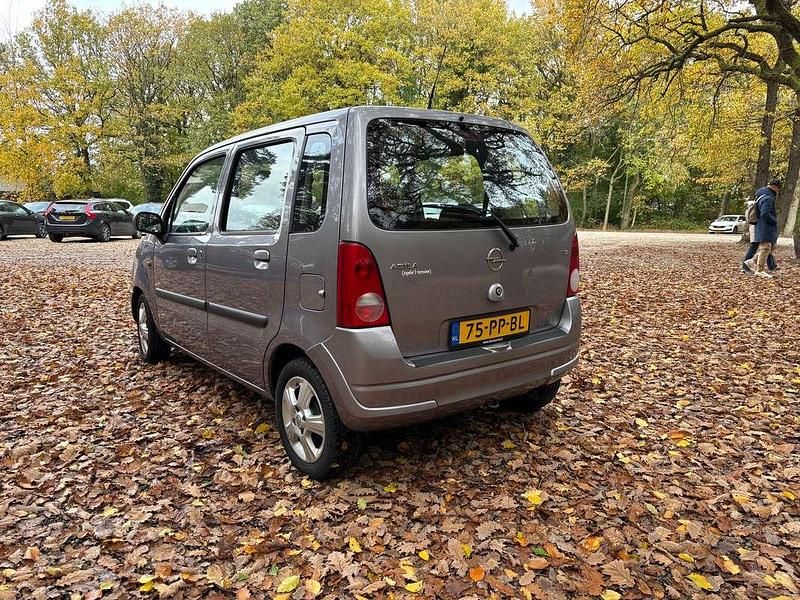 Occasion Opel Agila 75 PK (55 kW) 2004 Paars Hatchback