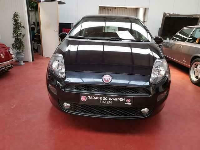 Occasion Fiat Punto Lounge 69 PK (50 kW) 2017 Zwart Hatchback