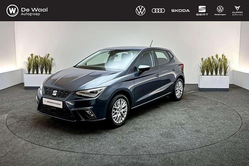 Magnetic tech Occasion 2024 Seat Ibiza Business Hatchback | € 21.400 (Goede deal) - Afbeelding 1/3