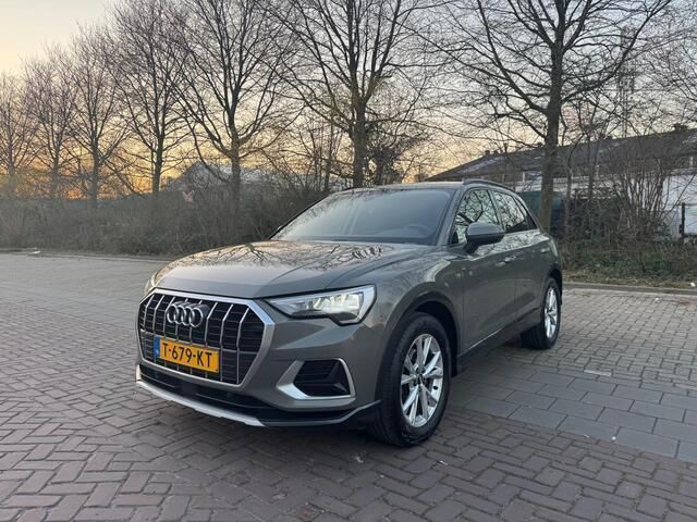 Grijs Gebruikt 2019 Audi Q3 SUV | € 19.500 - Afbeelding 1/4