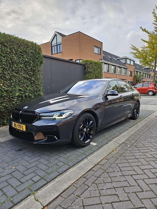 Grijs Gebruikt 2014 BMW 535 Luxury Line Sedan | € 21.450 (Iets duurder) - Afbeelding 1/4