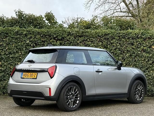 Occasion Mini Cooper Comfort 114 kW (156 PK) 2025 Grijs Hatchback