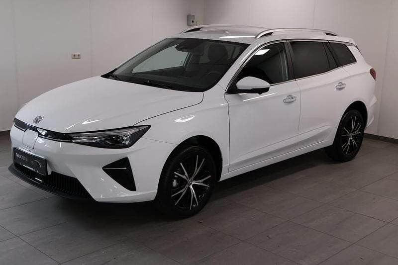 Wit Nieuw 2025 MG MG5 EV Luxury Stationwagen | € 24.945 - Afbeelding 1/4
