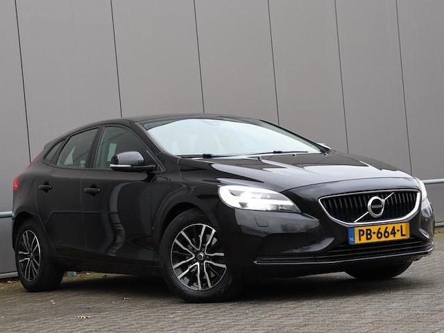 Occasion Volvo V40 122 PK (89 kW) 2017 Zwart Hatchback
