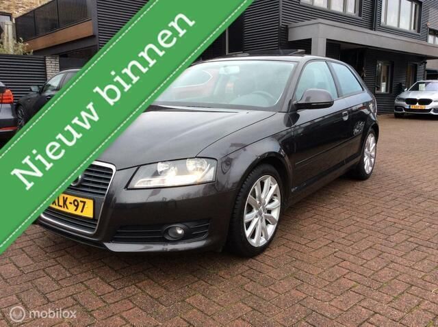 Grijs Gebruikt 2009 Audi A3 Attraction Hatchback | € 7.999 (Iets duurder) - Afbeelding 1/4