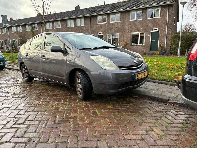 Grijs Gebruikt 2008 Toyota Prius Comfort Hatchback | € 3.900 (Eerlijke prijs) - Afbeelding 1/4