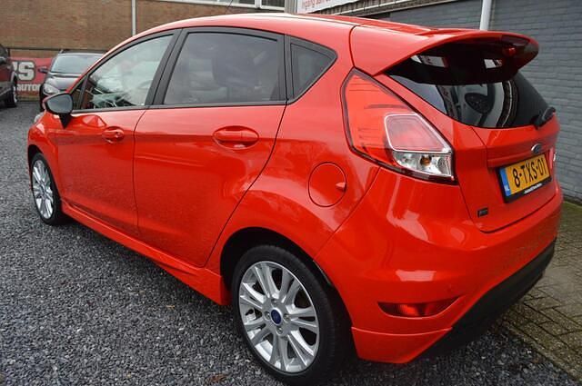 Occasion Ford Fiesta 101 PK (74 kW) 2014 Rood Hatchback