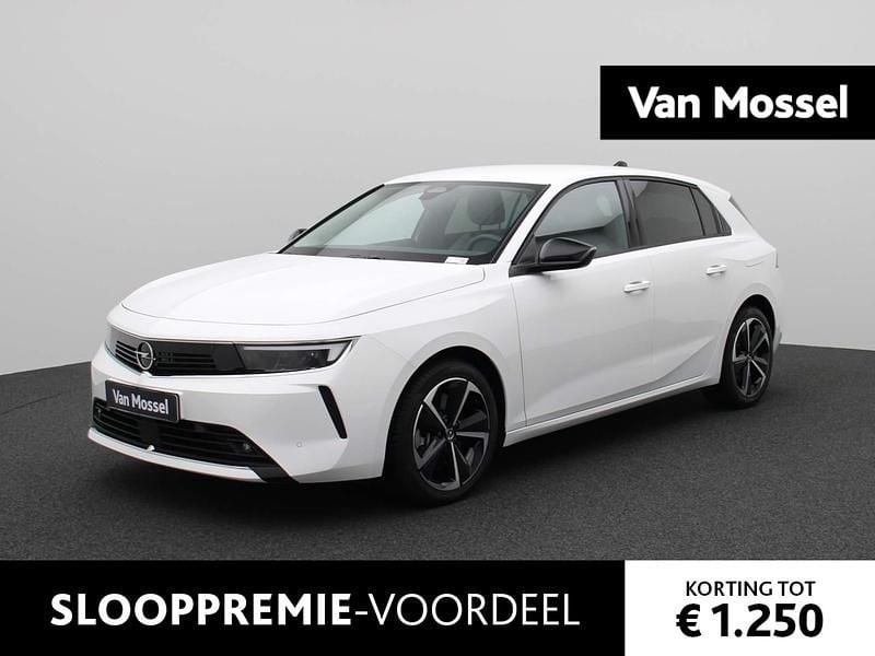Wit Occasion 2022 Opel Astra Business Edition Hatchback | € 25.400 (Eerlijke prijs) - Afbeelding 1/4