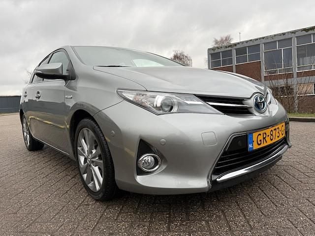 Occasion Toyota Auris Hybrid Executive 99 PK (72 kW) 2014 Grijs Hatchback