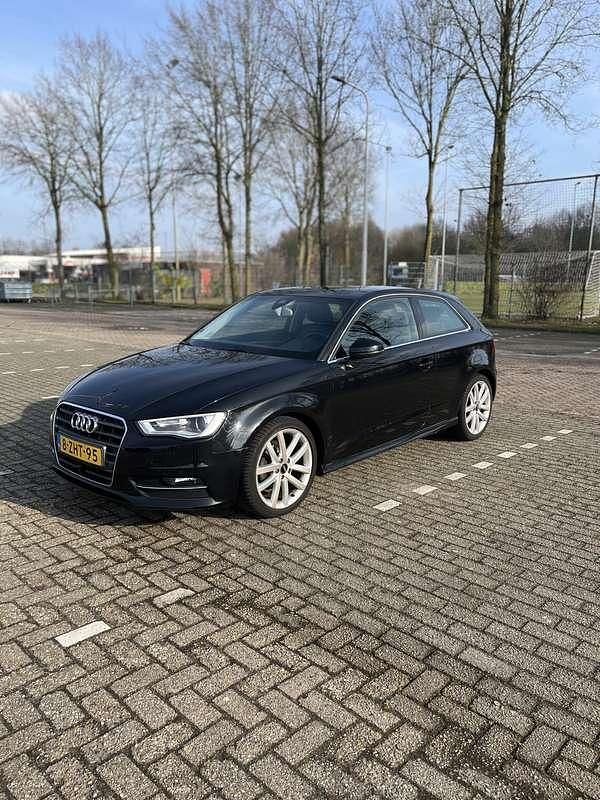 Occasion Audi A3 Attraction 110 PK (80 kW) 2013 Zwart Hatchback