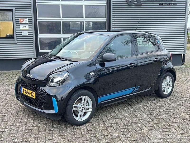 Zwart Gebruikt 2020 Smart ForFour Electric Drive Sedan | € 5.950 - Afbeelding 1/4