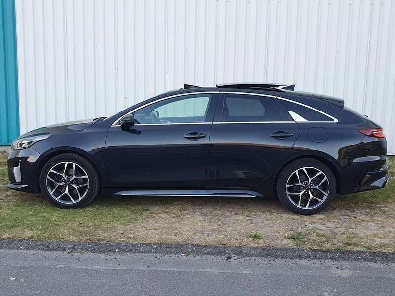 Zwart Gebruikt 2021 Kia ProCeed GT-Line Hatchback | € 24.250 (Iets duurder) - Afbeelding 1/4