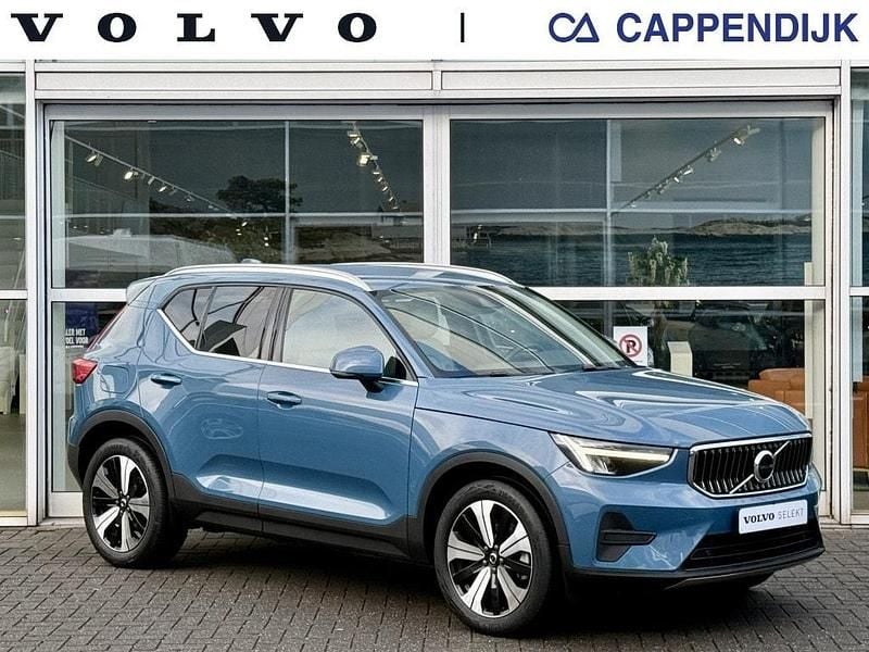 Blauw Gebruikt 2022 Volvo XC40 Plus SUV | € 34.945 (Eerlijke prijs) - Afbeelding 1/4