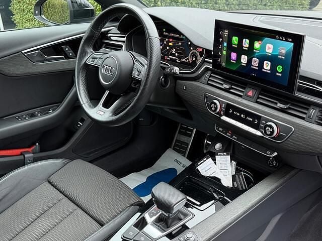 Occasion Audi A4 Competition 204 PK (150 kW) 2022 Grijs (metallic) Stationwagen