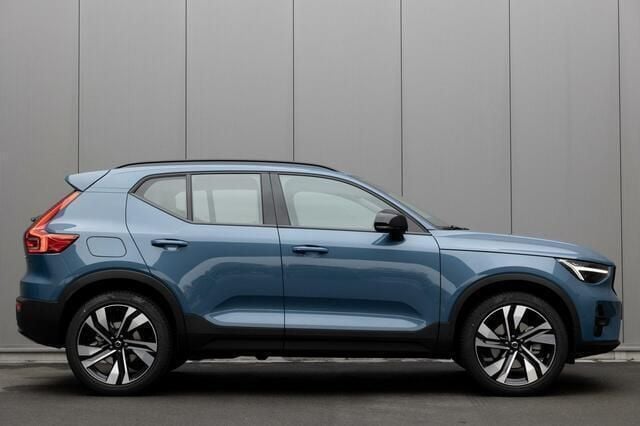 , metallic lak Gebruikt 2024 Volvo XC40 SUV | € 45.945 (Eerlijke prijs) - Afbeelding 1/4