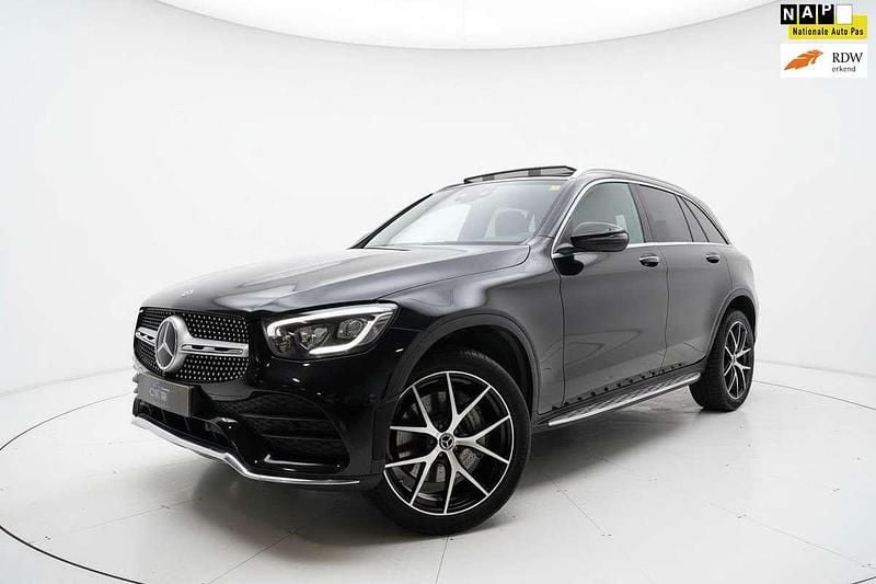 Occasion Mercedes GLC300e AMG 320 PK (235 kW) 2021 Zwart (metallic) SUV