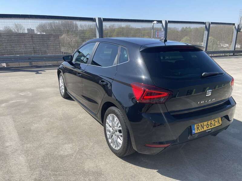 Zwart Gebruikt 2018 Seat Ibiza Style Hatchback | € 10.000 (Eerlijke prijs) - Afbeelding 1/4