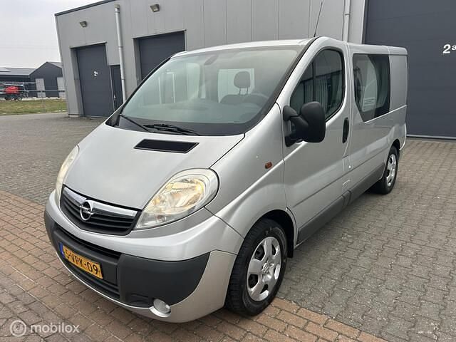 Grijs Gebruikt 2011 Opel Vivaro Van | € 5.500 (Iets duurder) - Afbeelding 1/4