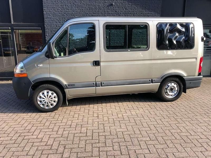 Groen Gebruikt 2009 Renault Master Van | € 11.950 - Afbeelding 1/4