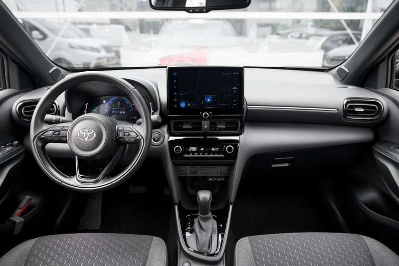 Occasion Toyota Yaris Cross Executive 131 PK (96 kW) 2024 Grijs SUV