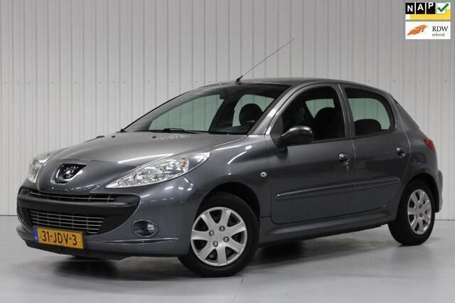 Grijs Gebruikt 2009 Peugeot 206+ Hatchback | € 1.950 (Iets duurder) - Afbeelding 1/4