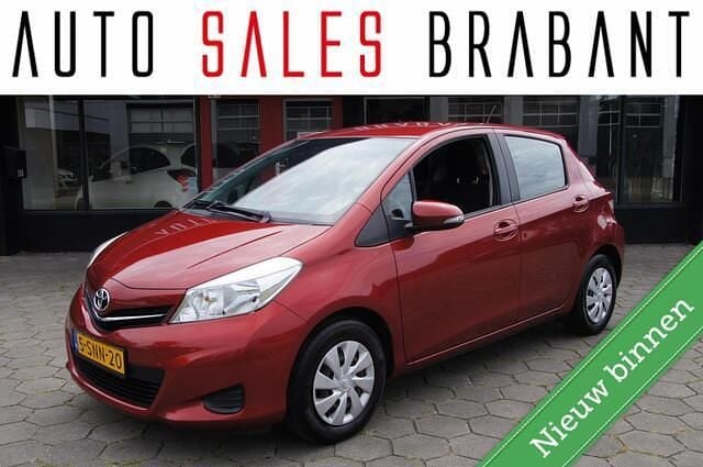 Rood Gebruikt 2013 Toyota Yaris Hatchback | € 7.790 (Goede deal) - Afbeelding 1/4