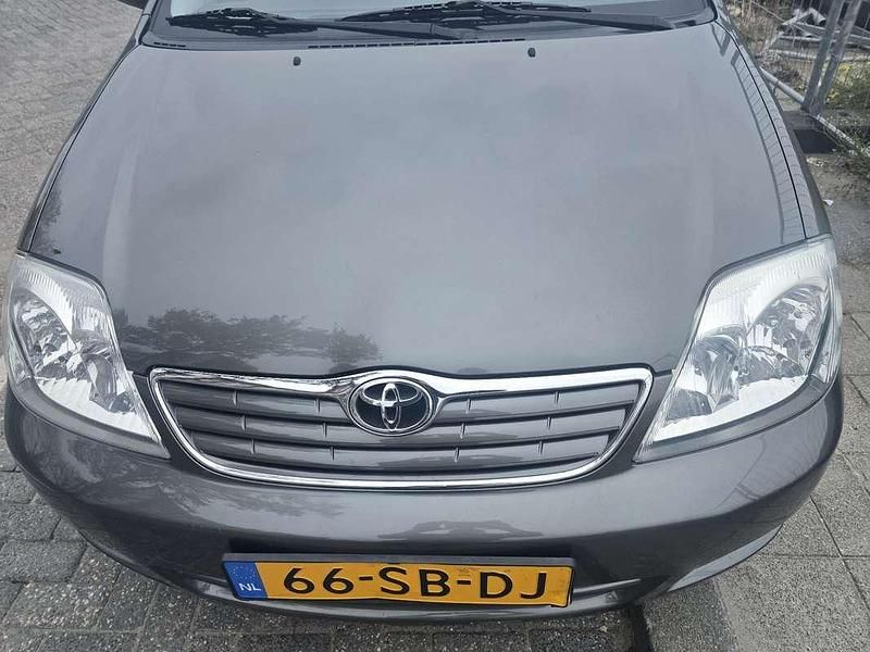 Grijs Gebruikt 2005 Toyota Corolla Terra Sedan | € 4.175 (Iets duurder) - Afbeelding 1/4