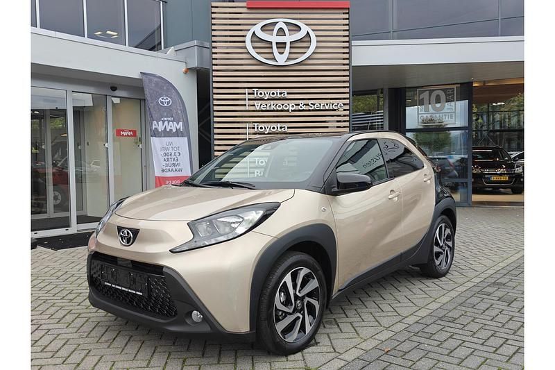 Overig Gebruikt 2024 Toyota Aygo X Pulse SUV | € 22.999 - Afbeelding 1/1