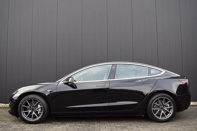 Occasion Tesla Model 3 Standard Range 239 kW (326 PK) 2020 Zwart Sedan
