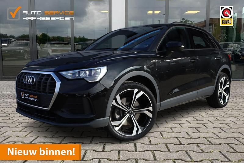 Zwart (metallic) Gebruikt 2022 Audi Q3 Advanced SUV | € 32.900 (Super prijs) - Afbeelding 1/4