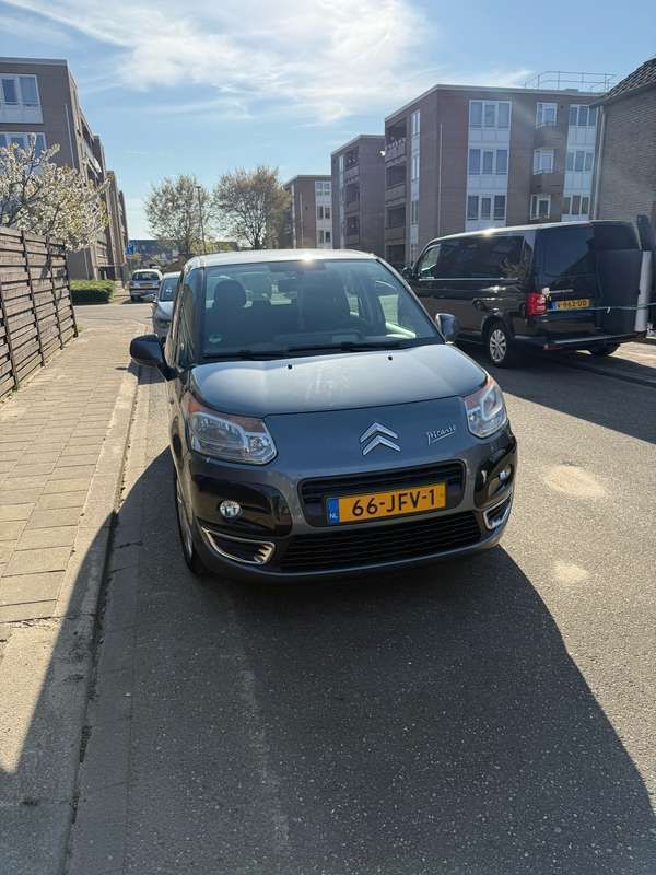 Grijs Gebruikt 2009 Citroën C3 Picasso MPV | € 2.350 - Afbeelding 1/4