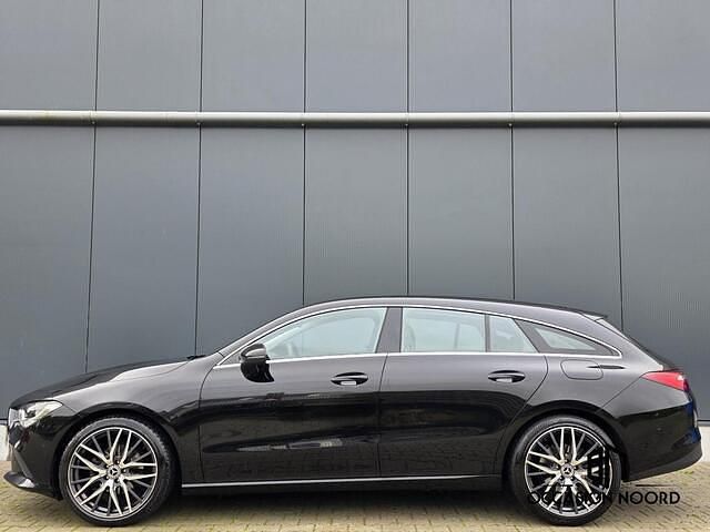 Occasion Mercedes CLA180 Shooting Brake 136 PK (100 kW) 2020 Zwart Stationwagen