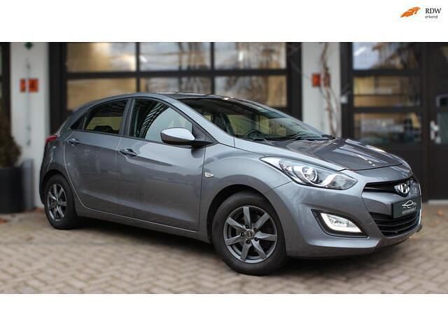 Grijs (metallic) Occasion 2013 Hyundai i30 Hatchback | € 8.750 (Eerlijke prijs) - Afbeelding 1/4