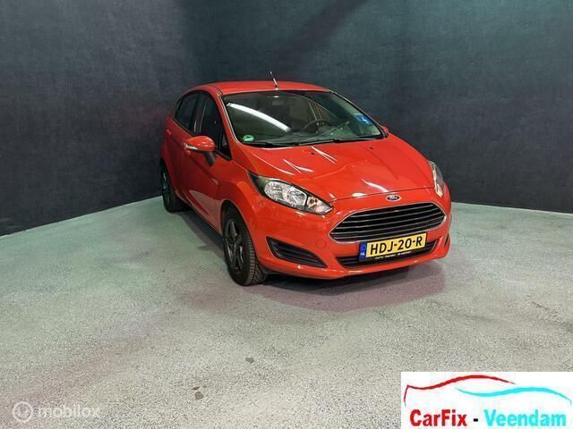 Rood Gebruikt 2015 Ford Fiesta Hatchback | € 4.995 (Goede deal) - Afbeelding 1/4