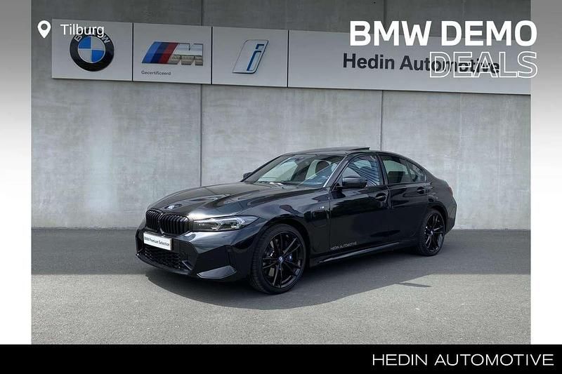 Zwart Gebruikt 2025 BMW 320e Executive Sedan | € 46.880 (Eerlijke prijs) - Afbeelding 1/4