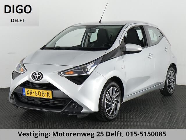 Grijs Gebruikt 2019 Toyota Aygo X-play Hatchback | € 10.850 (Eerlijke prijs) - Afbeelding 1/3