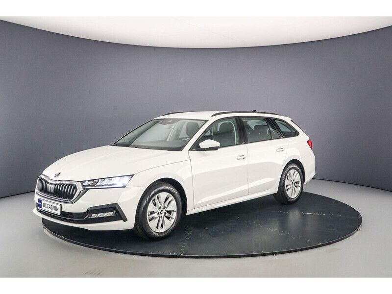 Candy white Gebruikt 2024 Skoda Octavia Business Line Stationwagen | € 31.900 (Duur) - Afbeelding 1/4