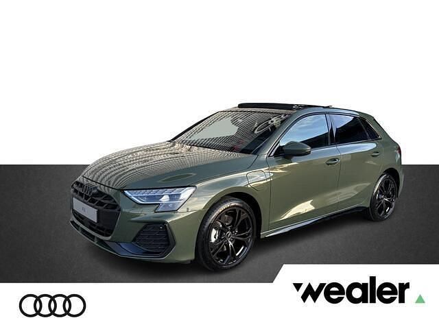 Groen Nieuw 2026 Audi A3 Sportback Hatchback | € 52.640 - Afbeelding 1/4