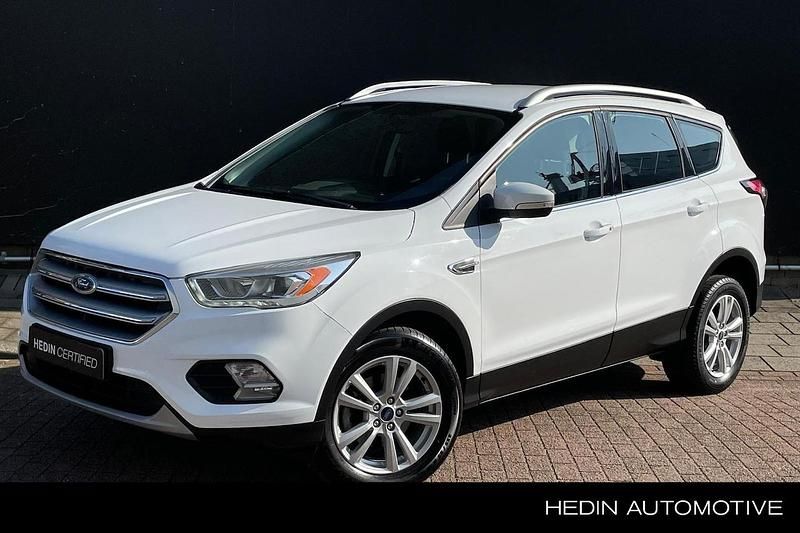 Wit Gebruikt 2017 Ford Kuga Trend SUV | € 13.935 (Super prijs) - Afbeelding 1/4