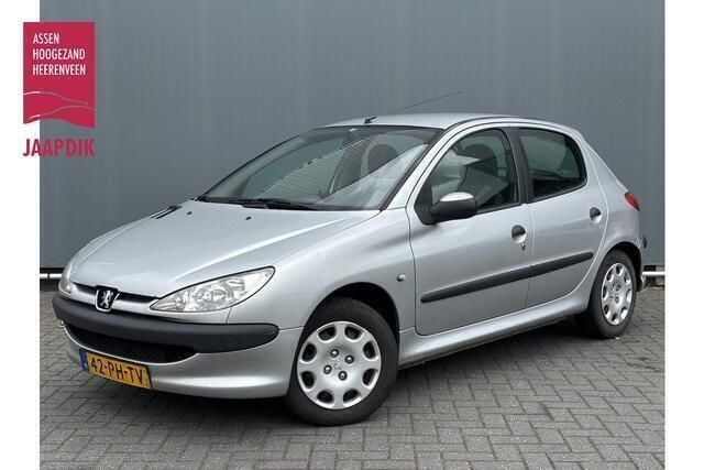 Grijs Gebruikt 2004 Peugeot 206 Hatchback | € 599 (Eerlijke prijs) - Afbeelding 1/3