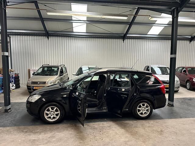 Occasion Kia Ceed 109 PK (80 kW) 2009 Zwart Hatchback