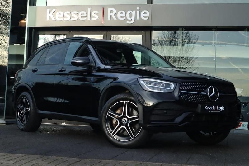 Zwart Gebruikt 2020 Mercedes GLC300e AMG SUV | € 37.950 (Goede deal) - Afbeelding 1/4