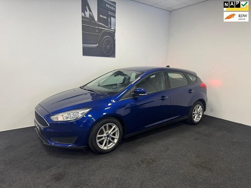 Blauw Gebruikt 2015 Ford Focus Trend Hatchback | € 4.750 (Eerlijke prijs) - Afbeelding 1/4