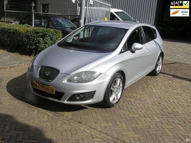 Grijs Gebruikt 2013 Seat Leon Copa Hatchback | € 3.750 (Goede deal) - Afbeelding 1/4