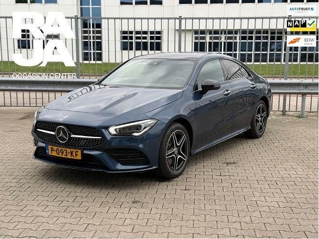 Blauw Gebruikt 2022 Mercedes CLA250 Business Sedan | € 36.450 (Iets duurder) - Afbeelding 1/4