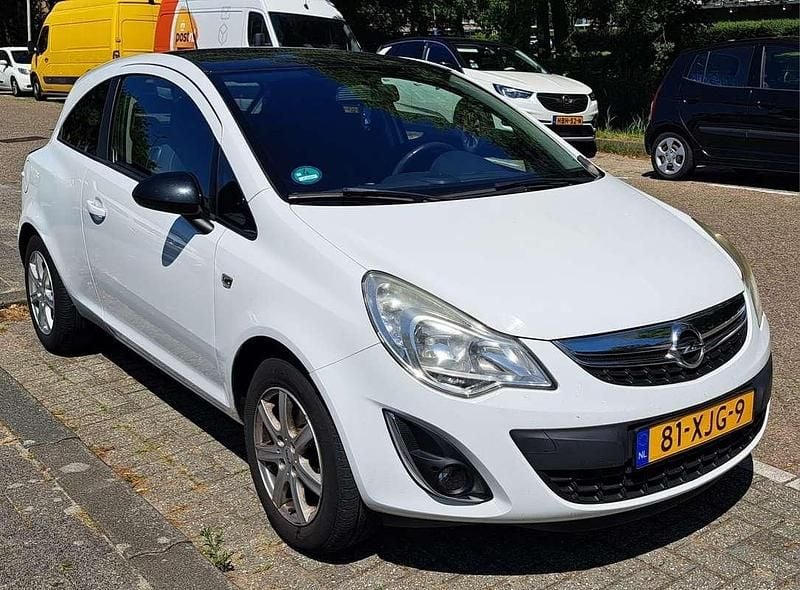 Wit Gebruikt 2012 Opel Corsa Edition MPV | € 1.250 (Goede deal) - Afbeelding 1/4