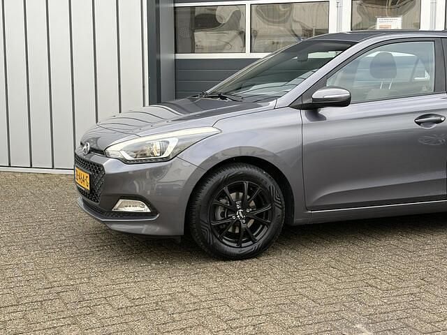 Occasion Hyundai i20 Comfort 84 PK (61 kW) 2018 Grijs Hatchback