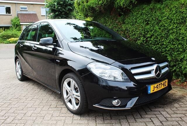 Zwart Gebruikt 2012 Mercedes B180 Ambition MPV | € 11.950 (Iets duurder) - Afbeelding 1/4