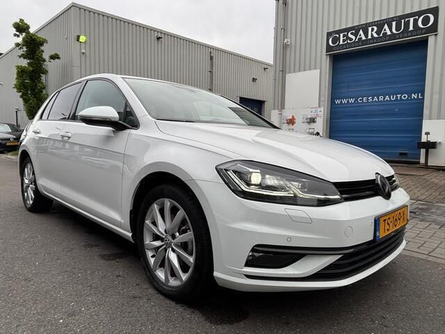 Wit Gebruikt 2018 VW Golf VII Highline Hatchback | € 13.999 (Super prijs) - Afbeelding 1/4